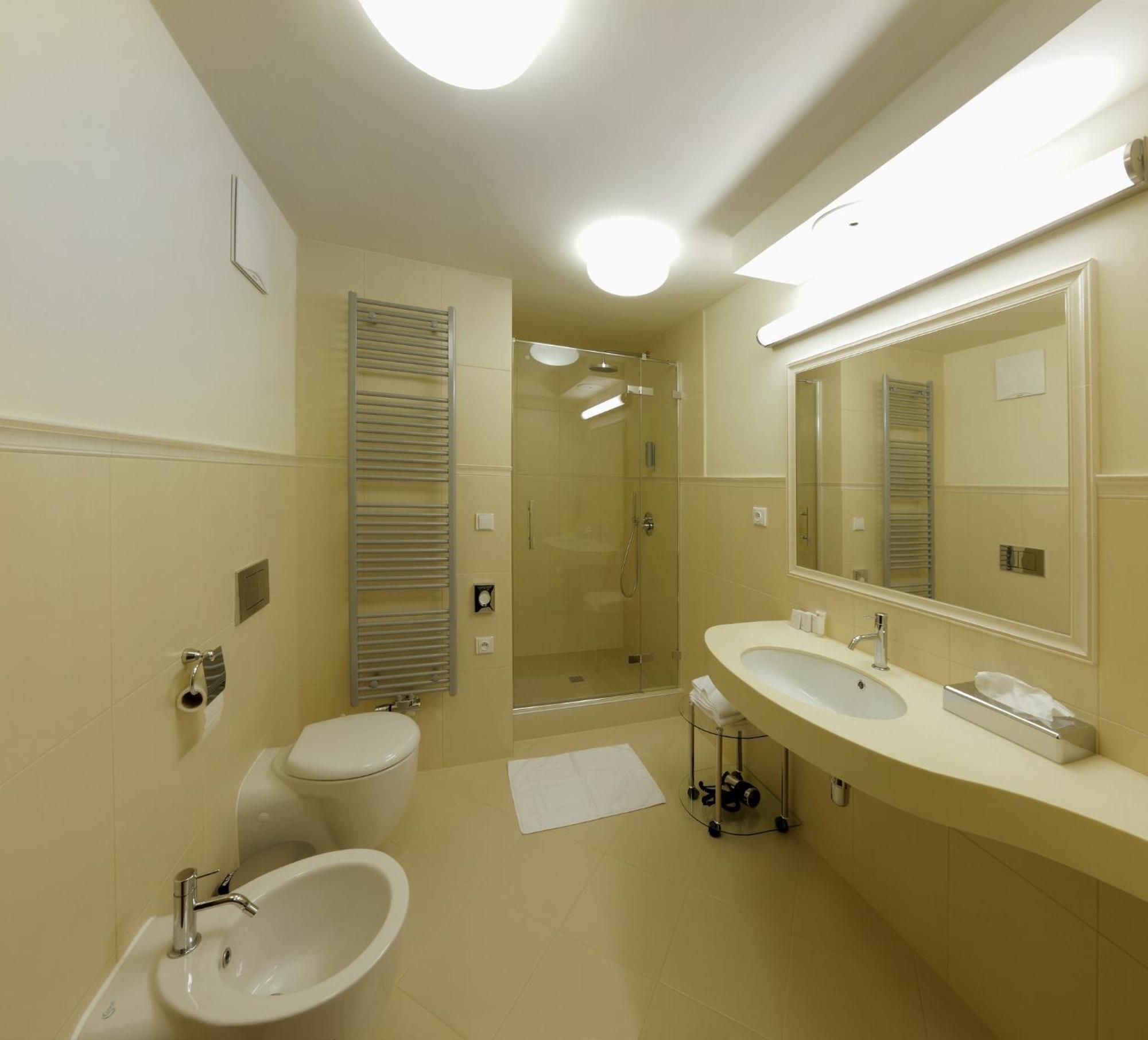 Esmarin Wellness Hotel Mníšek pod Brdy Bagian luar foto