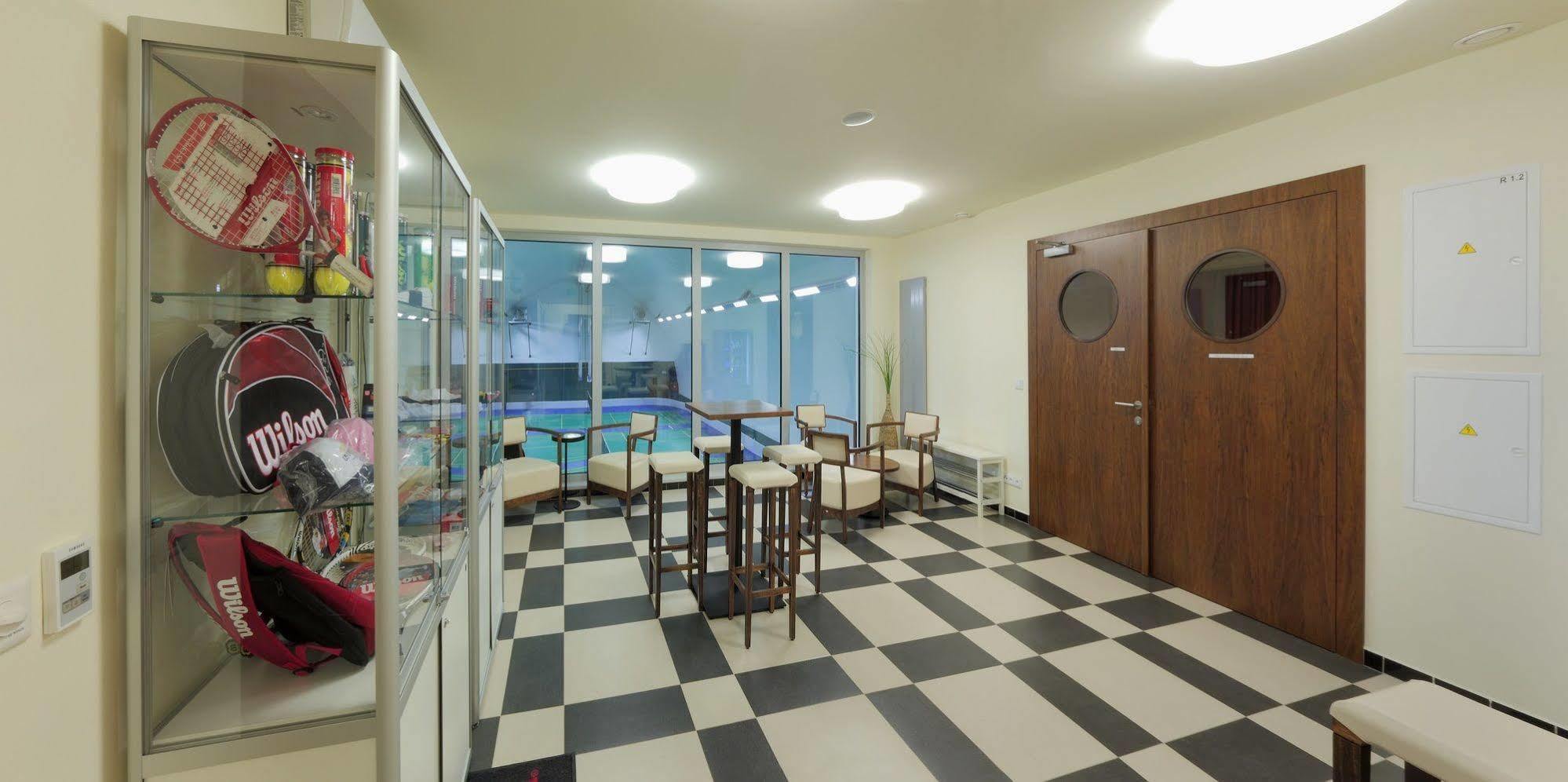 Esmarin Wellness Hotel Mníšek pod Brdy Bagian luar foto